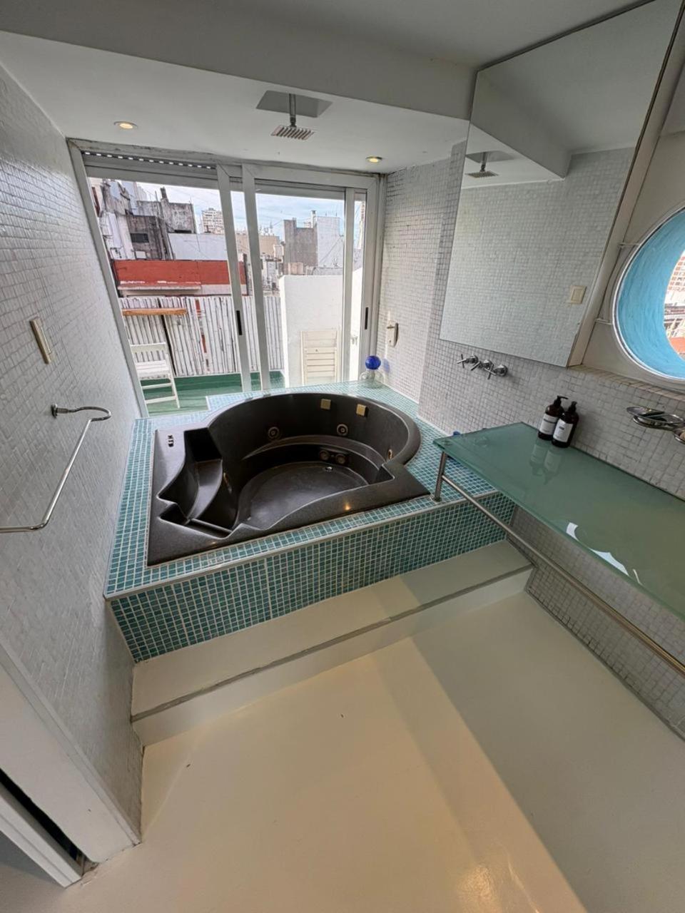 Apart Recoleta Con Jacuzzi Y Balcon Con Parrilla Propio - Buenos Aires — Photos 2